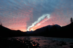 softwaring:  A fallstreak hole cloud, caused by the introduction of ice crystals by a planeScott Malkoske