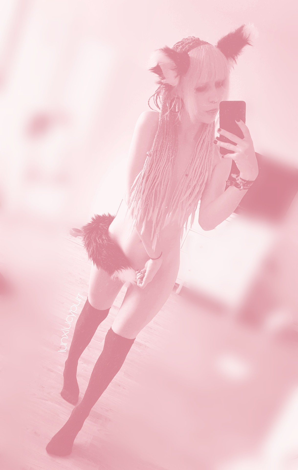 lunxlucypurr:I wish I could wear this every single second in my life. Overknee socks,