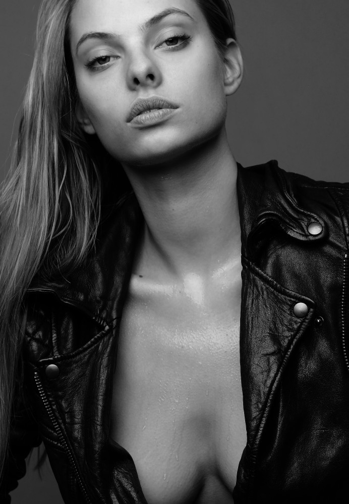 kardaan:    Dioni Tabbers   