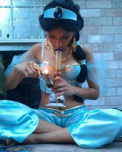 indic4:  smokedoll:  princess jasmine  omg