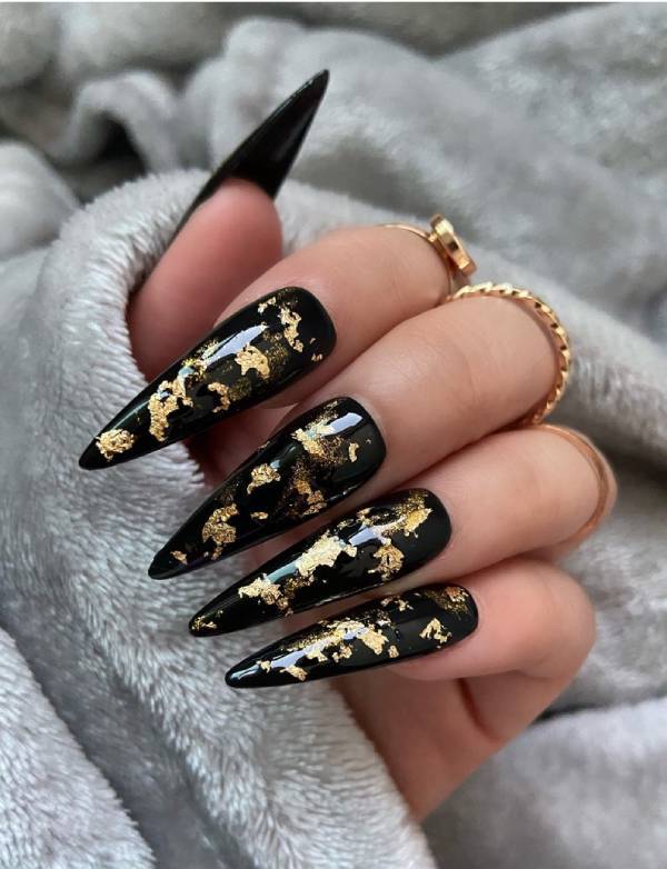 black and gold stiletto nails tumblr