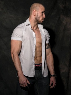 openshirtlover:  A shout-out to all my 12 Russian followers with this hunk by Andrej Vishnyakov