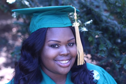 tarynel:  myvirtualinsanityy:  Graduation season blackout!  Congratulations!