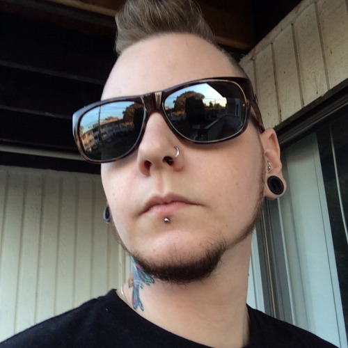 queerbeards-snapbacks-n-tattoos:  Fresh hair cut, finally said goodbye to the top knot for now (it will be back).  Super stoked. Life is good.