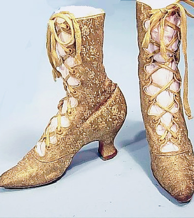 ktshy: eros-turannos: yells about victorian boots Mmm Reminds me of the “Elves and the Shoemak