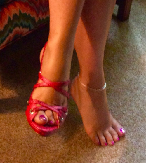 p-t-love:  warmandwet4u:  Love my May ankle bracelets, I always get a comment or two from strangers 