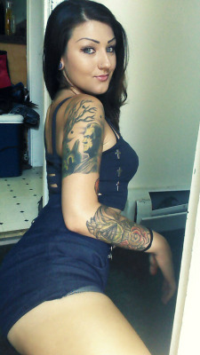 girls-w-tattoos:  http://astralupa.tumblr.com/ 