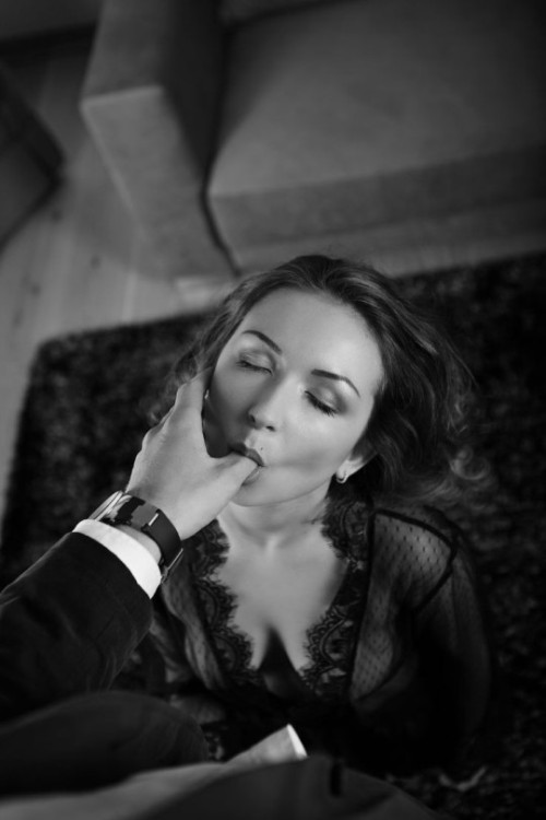 Seductive & Sexy in B&W adult photos