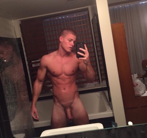 jon07:  🔥😍 Hottie   More @ jon07.tumblr.com adult photos