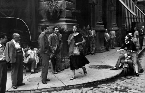 lastwords–out:Ninalee “Jinx” Allen Craig, walking in Florence, 1951.  Ph