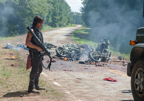 galadhfea:  More production stills from 6x9, “No Way Out”.  