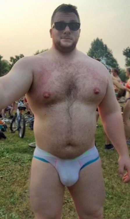 beautyofbears:Big Bears, Hairy Bears, Chubby Bears, Daddy Bears, Mature Bears, all of them in this l