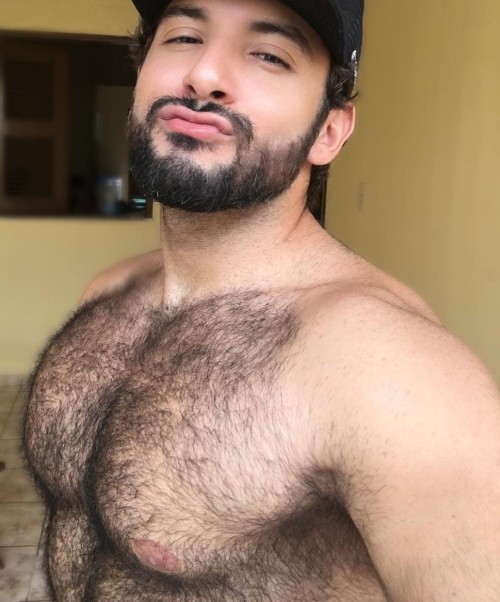 adammitchlove: Hottest Hairy Man on Earth. What a sexy hairy chest and hairy pits. 