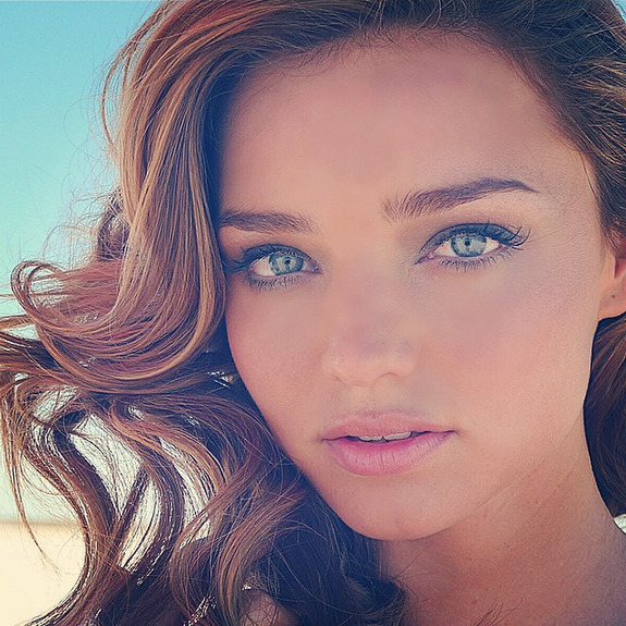 miranda-k:  nonimakeup Throwing it right back to 2009 to an unforgettable 3 weeks