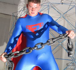 lycladuk:  Sexy super cock bulge. From Brit hero/wrestling site, www.eyeofthecyclone.com. (Recommended.) 