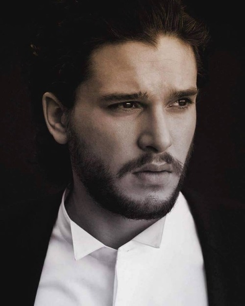 I AM IN LOVE WITH HIM❤️ #gameofthrones #kitharington #jonsnow