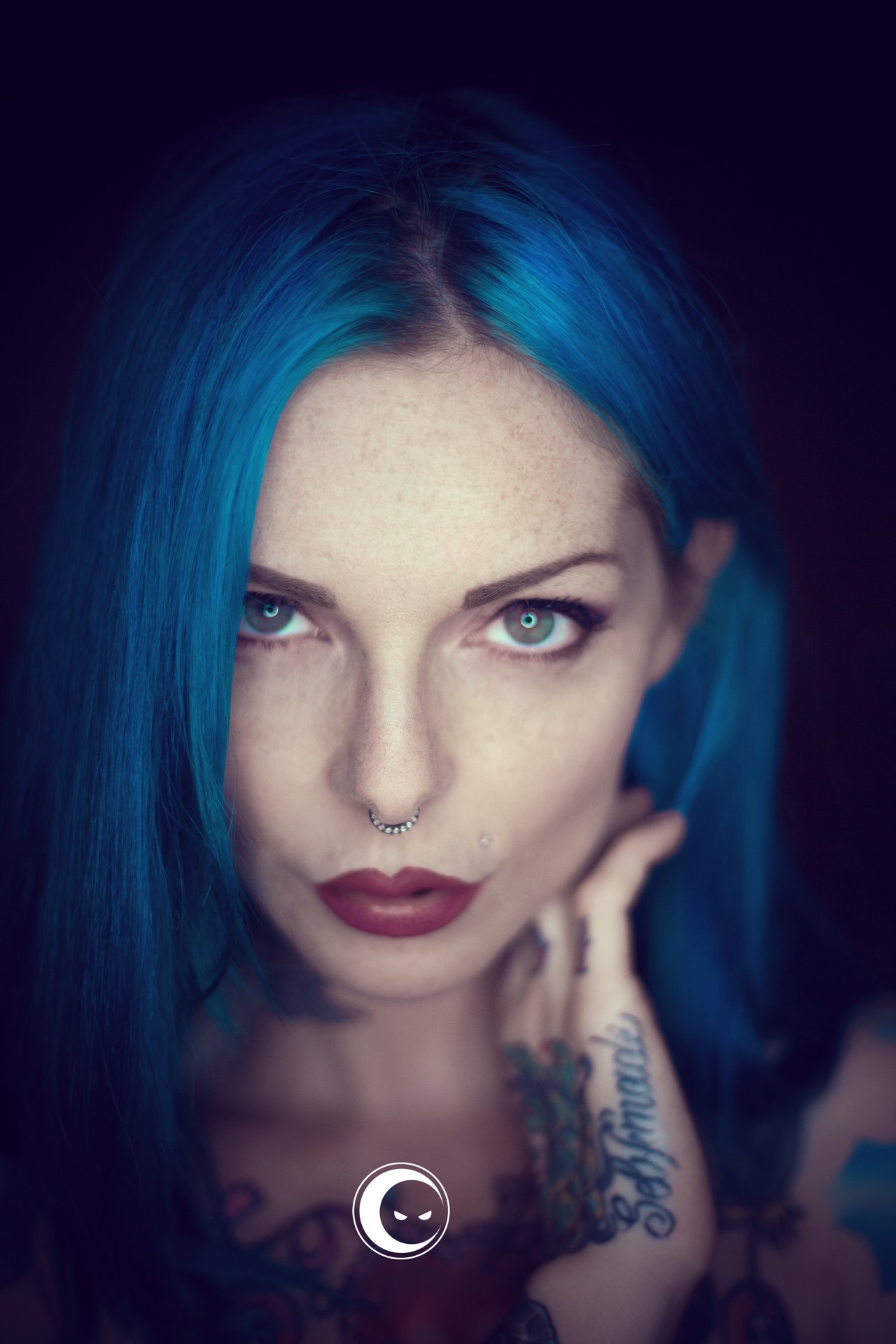 inblackphoto:  modella: riae suicide