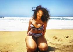 luvisblack:  #LuvIsBlack #BeautifulBlackWoman #Thickness #FullBeauty #ThickThursday #TimelineQueen