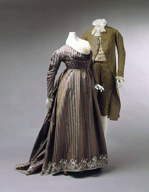 Woman&rsquo;s round gown ensemble worn with a spencer jacket and a fichu; from Napels, Italy, 1795 