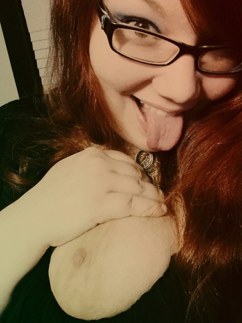 labellaashley69:  I can upload from my phone? What is this magicness…. teasing you with my bra (zomg it’s so pretty!) Then flashing my nipple! …..side note what’s the deal with my tongue?! Lol … @labellaashley69 on twitter