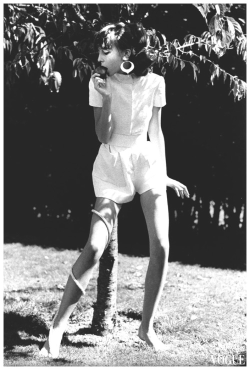 lelaid:  Penelope Tree by Gianni Penati for Vogue, November 1967