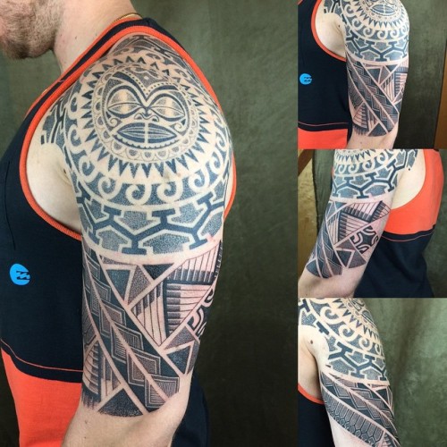 Stage 2 of Roman&rsquo;s #Polynesian inspired #tattoo. #daemonology #dotwork #daemonrowanchilde 