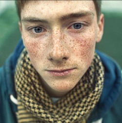 ifuckinghatebingsocial:  I have always been so envious of people with freckles all over their face, it’s the most beautiful thing ever. I don’t understand why some people (especially the ones who sport this wonderful trait) deem it unattractive. Never