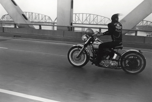 kvetchlandia:Danny Lyon     Crossing the Ohio River, Louisville      1966