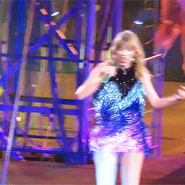 lovestory:shake it off || toronto night 2 || august 4th, 2018Taylor Swift