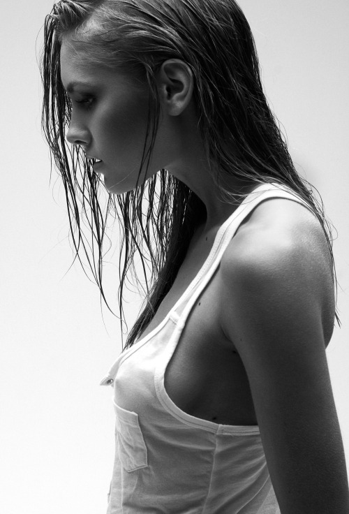 formesdelabeaute:  Caroline Kristiansen By Stefano Fabbri For The Libertine www.thelibertineezine.com