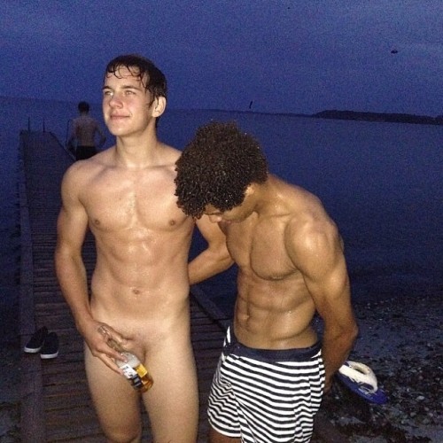 dickade:  FOLLOW ME FOR MORE: 1. http://dickade.tumblr.com 2. http://assdays.tumblr.com 3. http://daysofhotjocks.tumblr.com 4. http://cocksandjocksallday.tumblr.com // submit your hottest nudes here!!