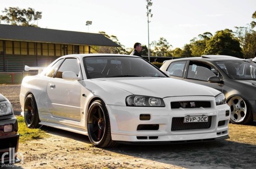 Porn sk8erconz:  Nissan Skyline GT-R photos