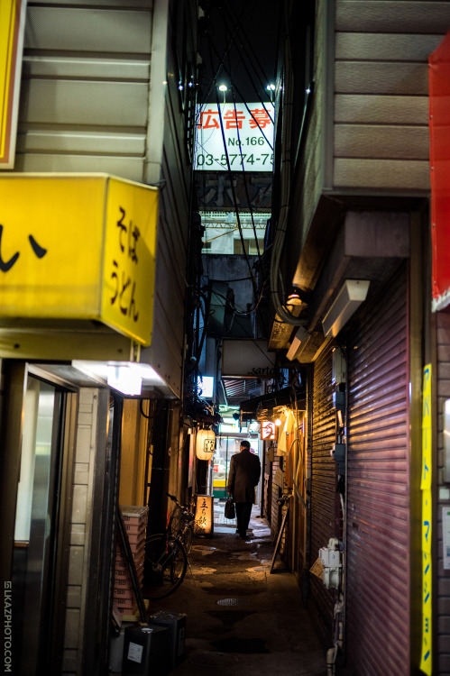 Follow the Dark, Nakano 中野