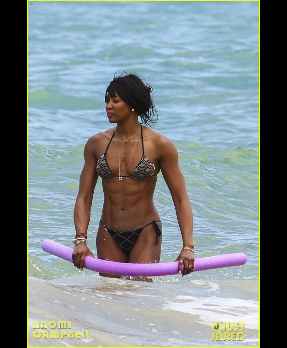 hardbodiedbeautifulwomen:  #Naomi CampbellAbsolutely jacked at age 48.