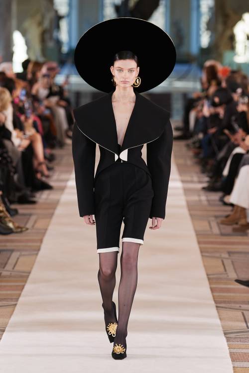 Schiaparelli by Daniel Roseberry, Spring 2022 Couture Credits:Marie Chaix - Fashion Editor/StylistGu