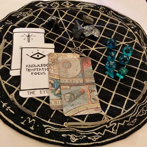 Screen printed DnD dicebag + battlemat + fortune throwing circle that I’m prototyping :)