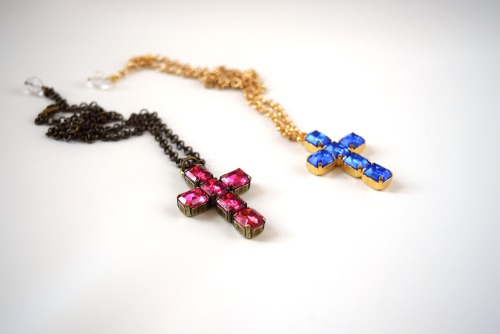 I’m very excited to show you my new reproduction Regency paste glass cross pendants!  These were com