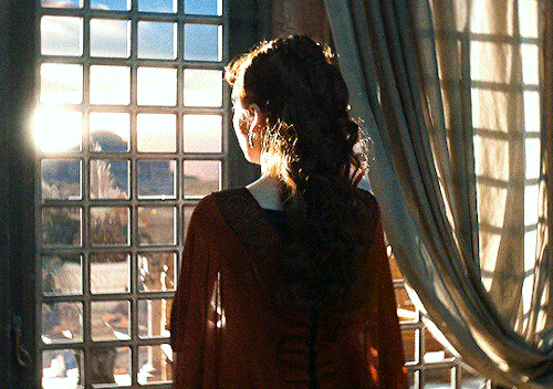 ALICENT Holding Her Daughter, HELAENA (1.04) HELAENA Holding Her Daughter, JAEHAERA (2.01)