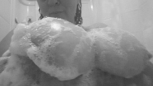 lilys-universe71:  Bubbly boobs ;)