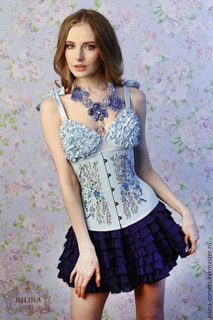 baroque–ladies:Credit: Julina Corsets (items for sale; website is in Russian) 
