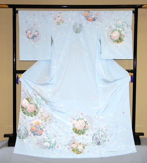 The 42nd Traditional Kaga-Yuzen Craft ExhibitionVisiting Dress  “Mizuhiki ni Hanamarushikunshi