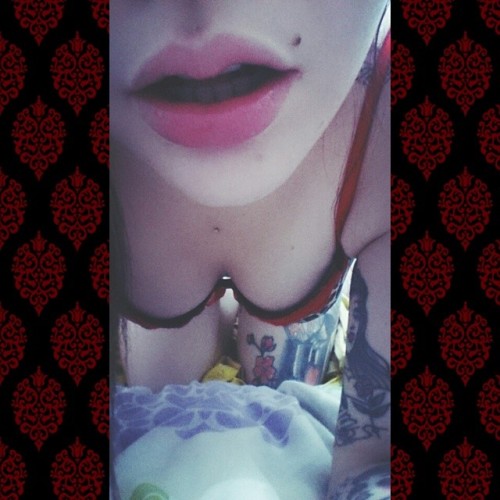 kitty-miau:  Grrr 😻