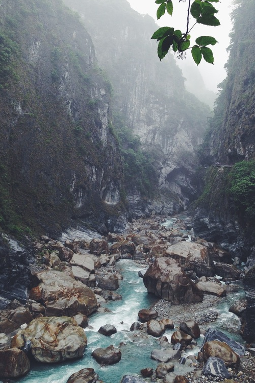 moody-nature:  花蓮太魯閣 | By Wentzu Chang
