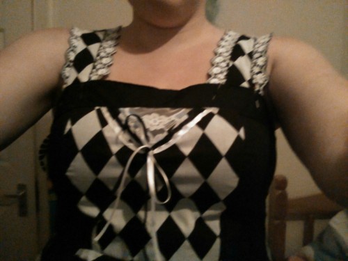 ongoingart: Progress is being made on my Fool dress :) Still need to do the underskirt and the littl