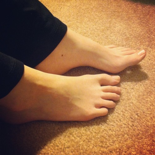 #barefoot #naturalnails #baretoes #feet #footfetish