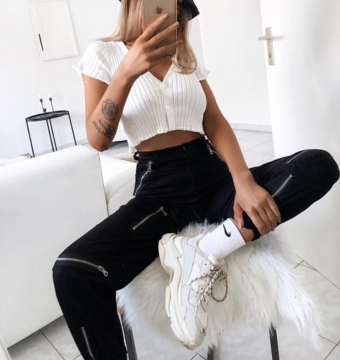 vogueistic:  Instagram: @angelina.xz other blog (hunqrey) / uploads blog(hunqreyish)