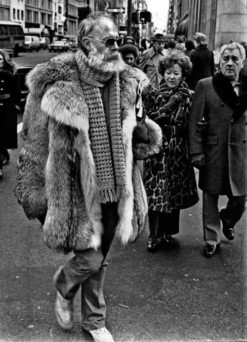 inpraiseofbacchus:transistoradio:Edward Gorey, early 1970s, photographed by Bill Cunningham.Holy shi