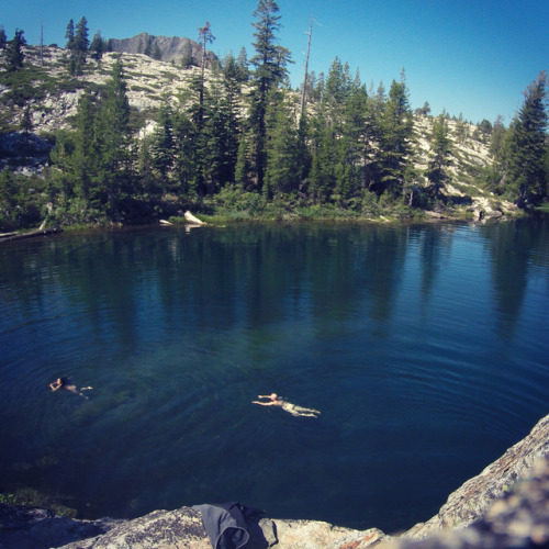 naturalswimmingspirit:  gigglerocketswimming naked in nature, you just gots to.