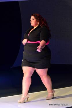 planetofthickbeautifulwomen:  @ The Walk Runway Fashion Show 8 