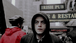 maatt-murdock:Mr. Robot  1x01 -  _hellofriend.mov ‘’Hello, friend. Hello, friend. That’s lame. Maybe